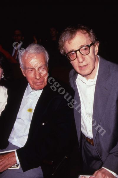 Woody Allen, Joe DiMaggio 1998 NY.jpg